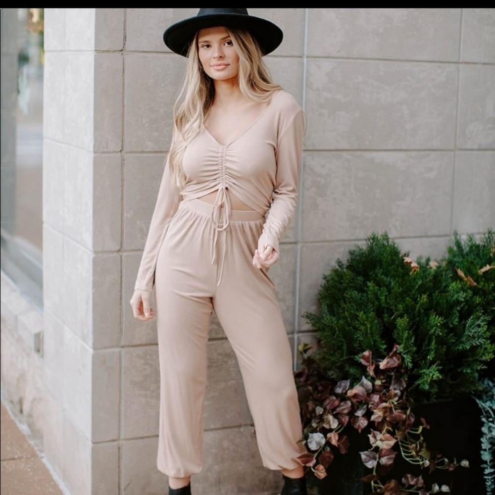 Kittenish Jumpsuit Size Large